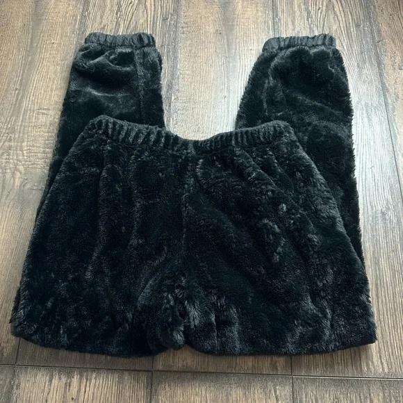 Harper Black Fleece Kids Shorts - Picture 4 of 5